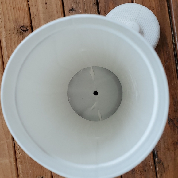 MCM breamco blow mold T-P roll holder - Picture 9 of 13